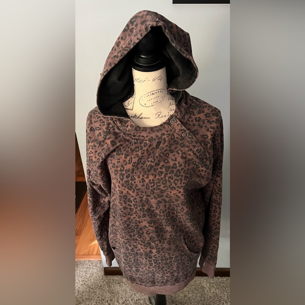 Maurice’s brown leopard print hoodie size XL